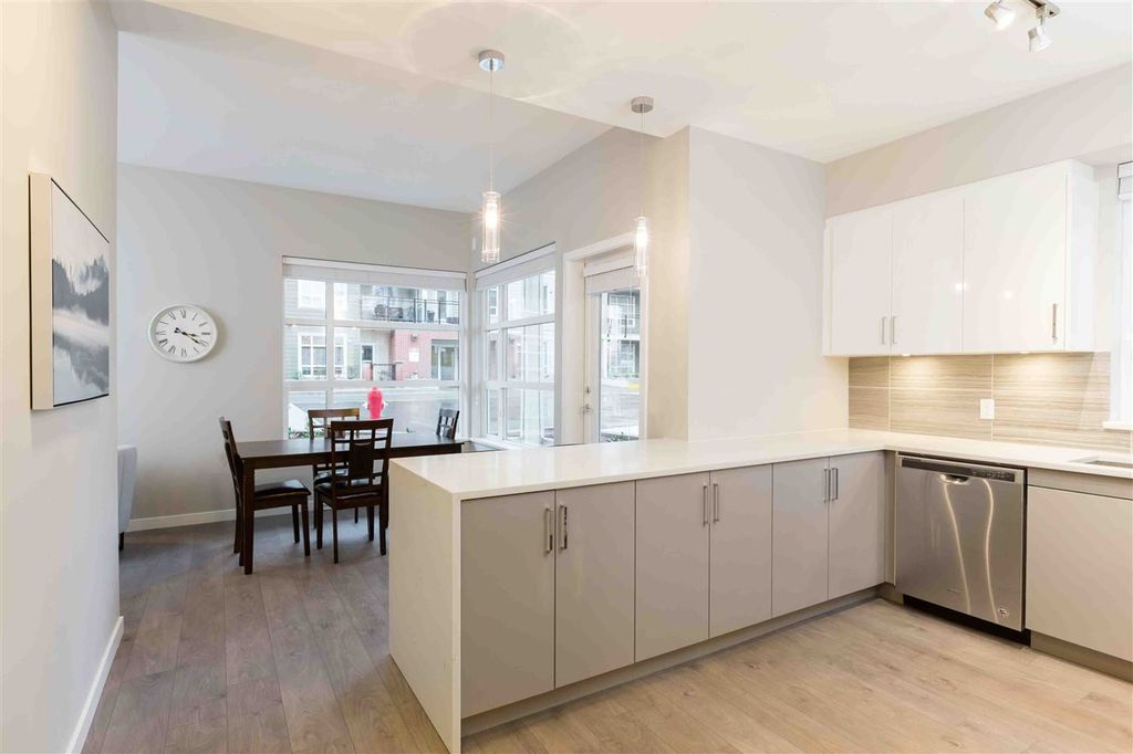 listing image 1109141628918743153