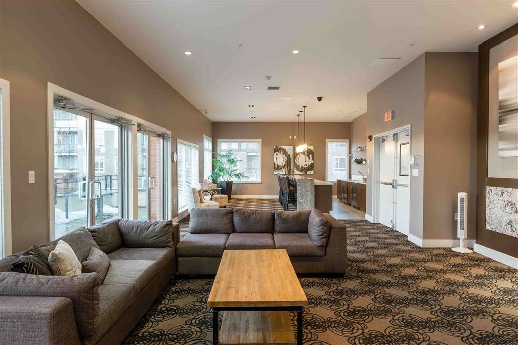 listing image 1102366686403968797