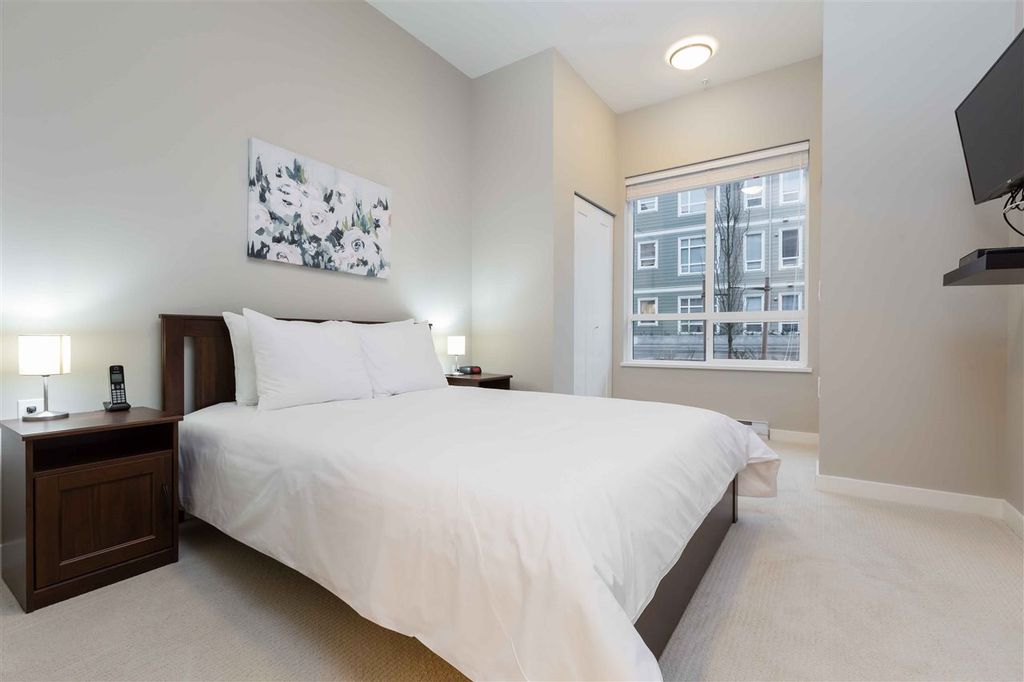 listing image 1100379220584120496