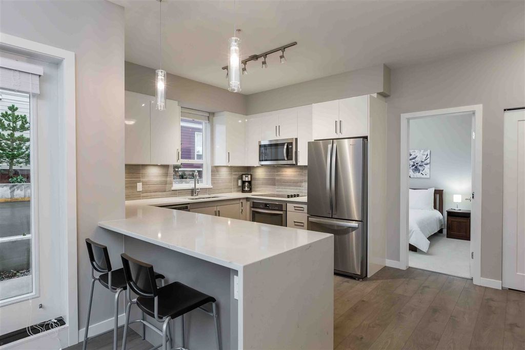 listing image 1106206795060555462