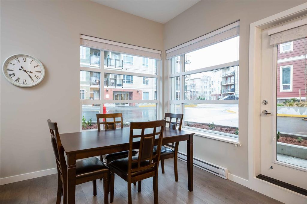 listing image 1109528443245649736