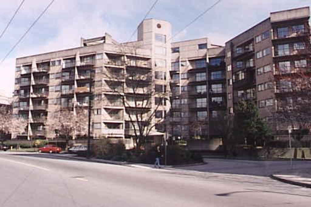 listing image 1104863960384768678