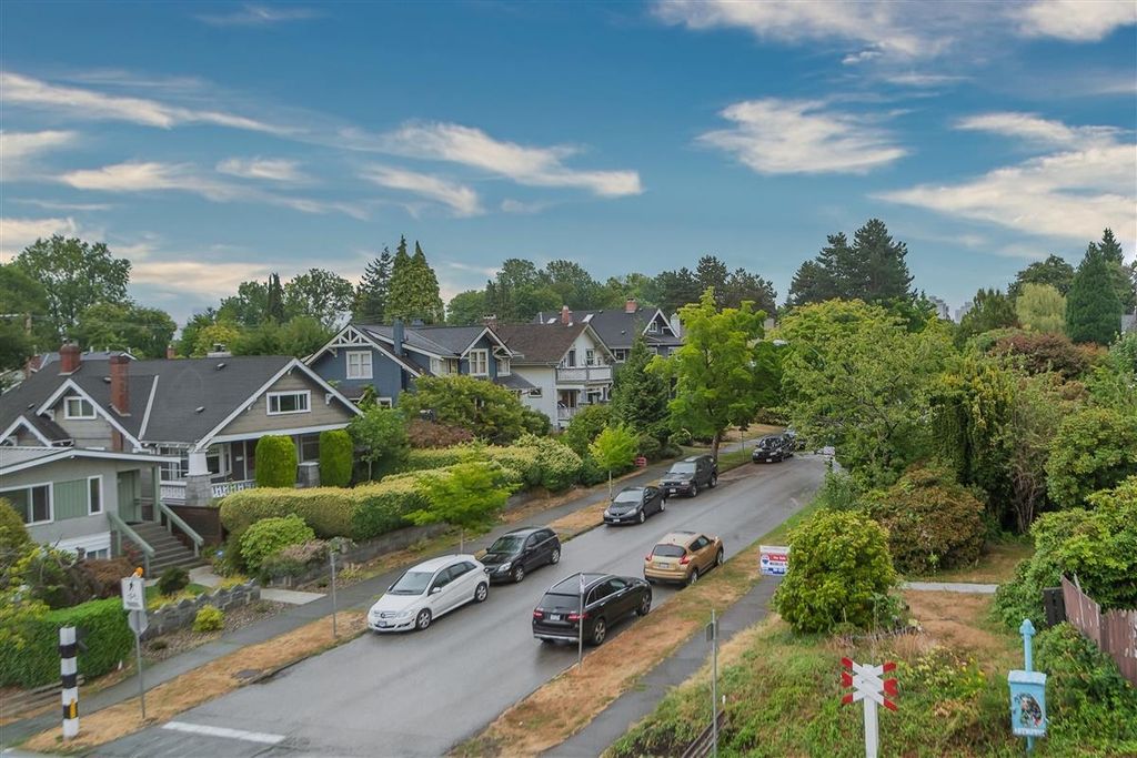 listing image 1105260300247942856