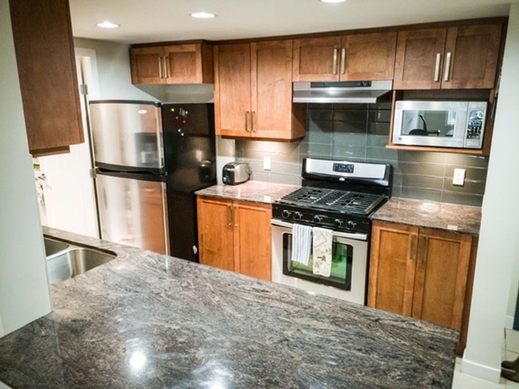 listing image 1104402490546888962