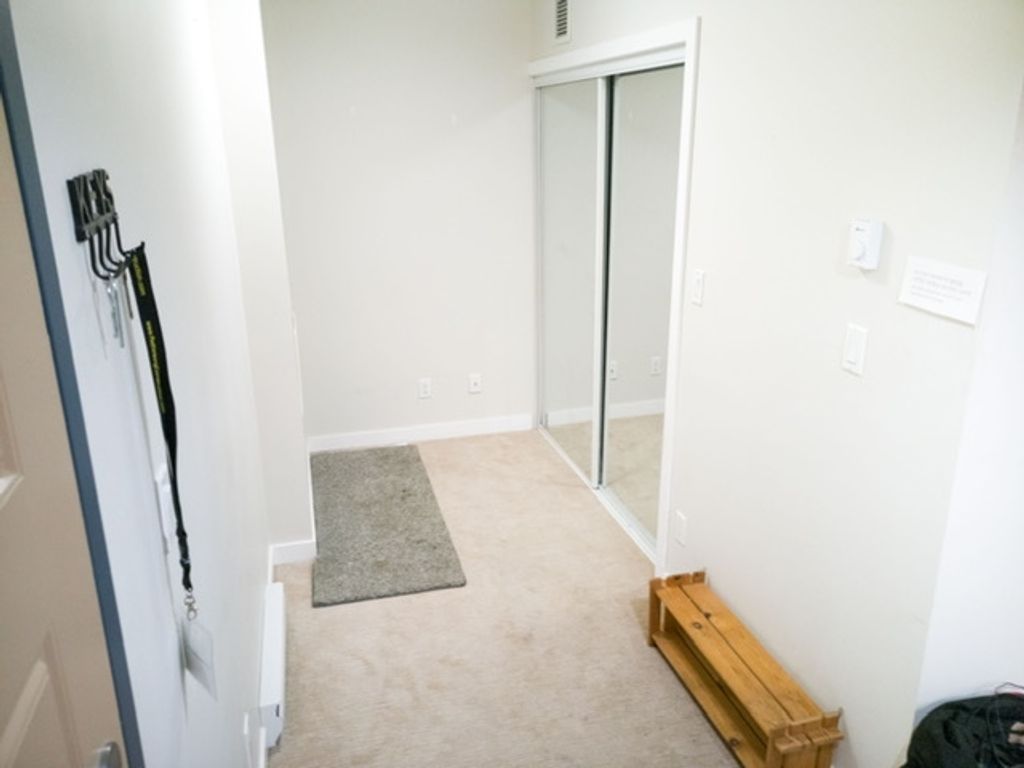 listing image 1104393477483734242