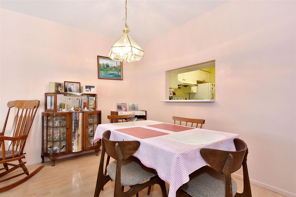 listing image 1107111994270380427