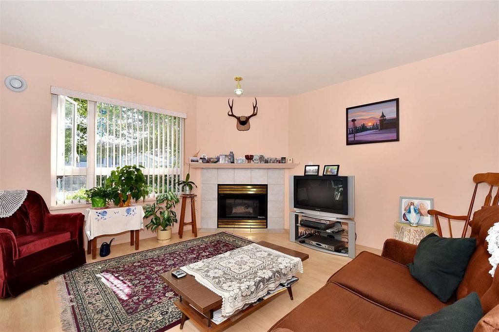 listing image 1102554723683169487