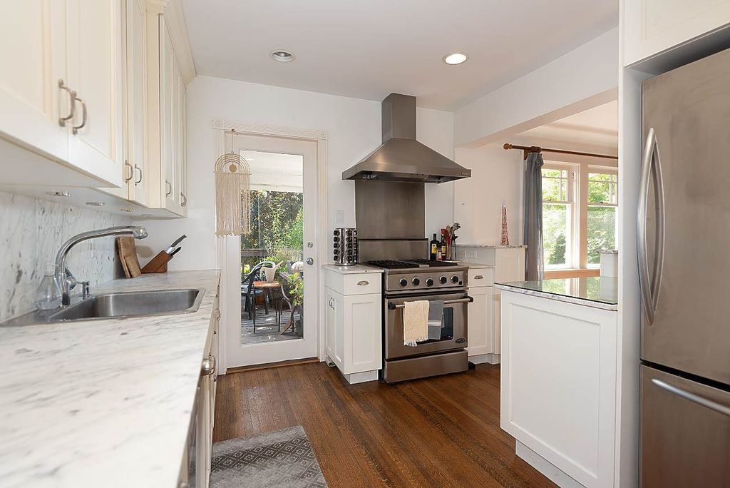 listing image 1102336626766087469