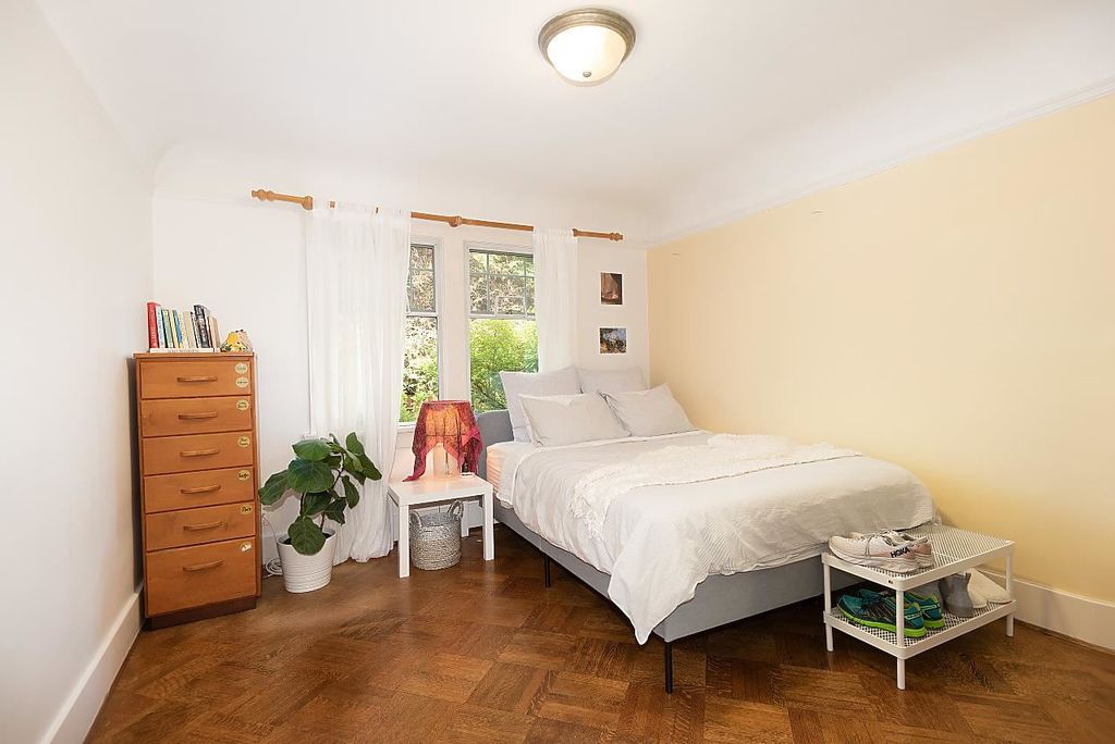 listing image 1105766411773113923