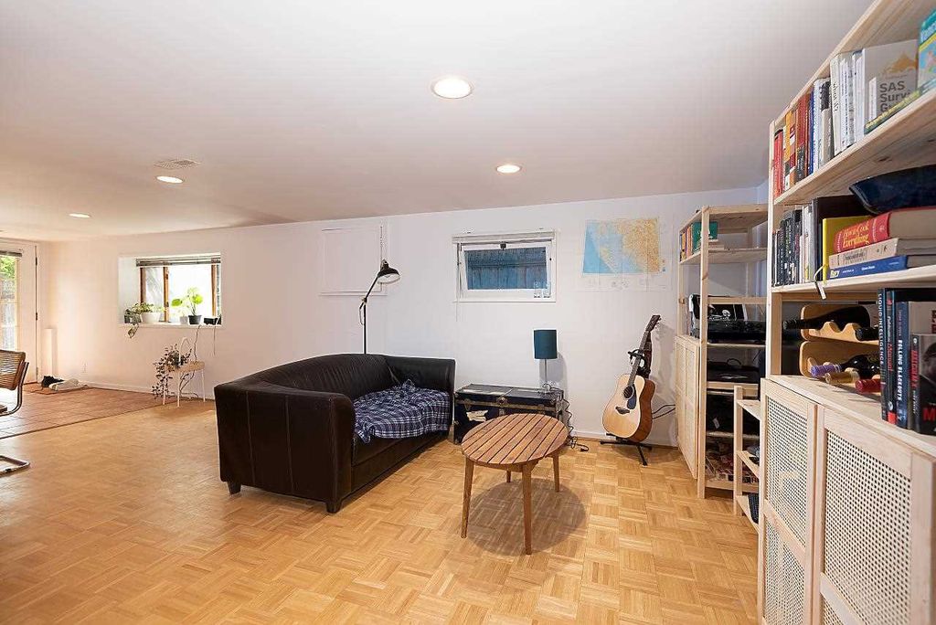 listing image 1108601071887460901