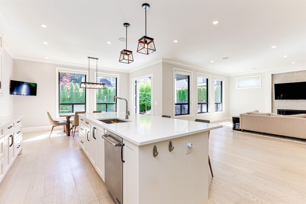 listing image 1102707449864045153