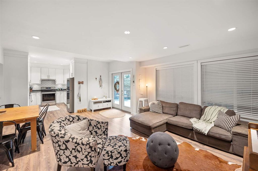 listing image 1101860298465755892