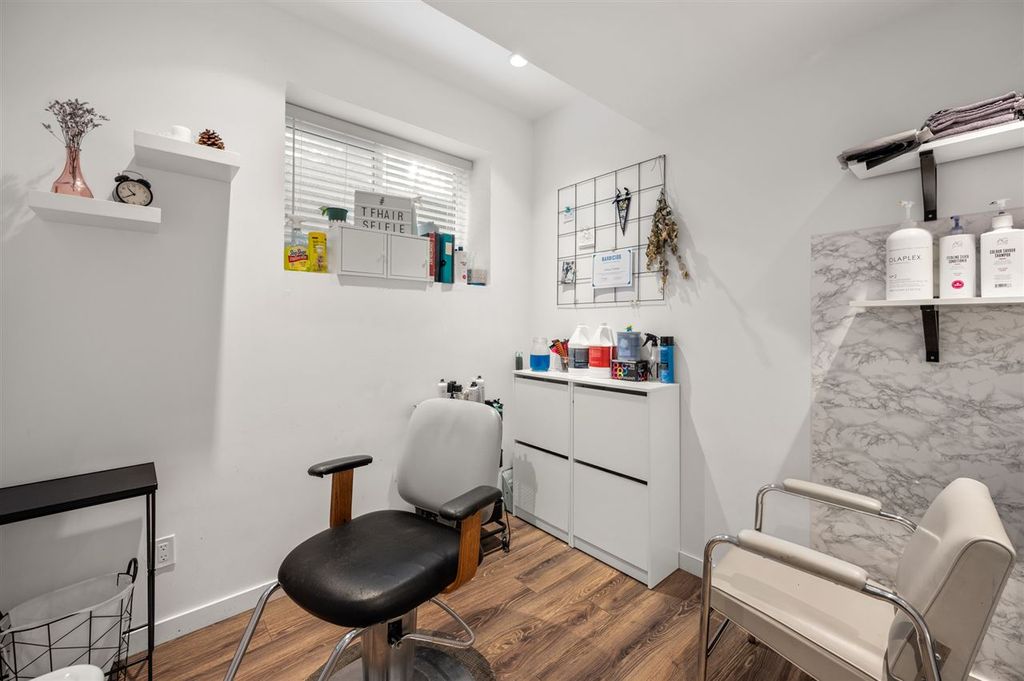 listing image 1101315919099294046