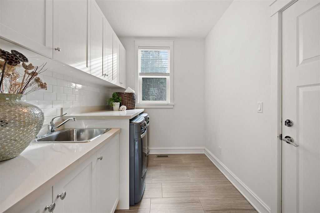 listing image 1104997441341527334