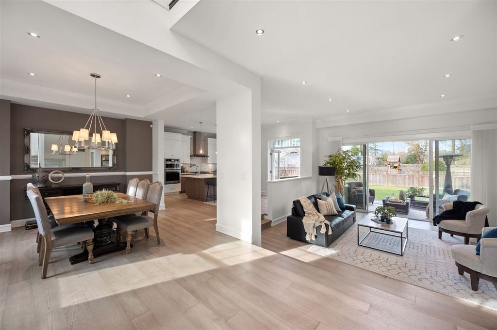 listing image 1106715579124251840