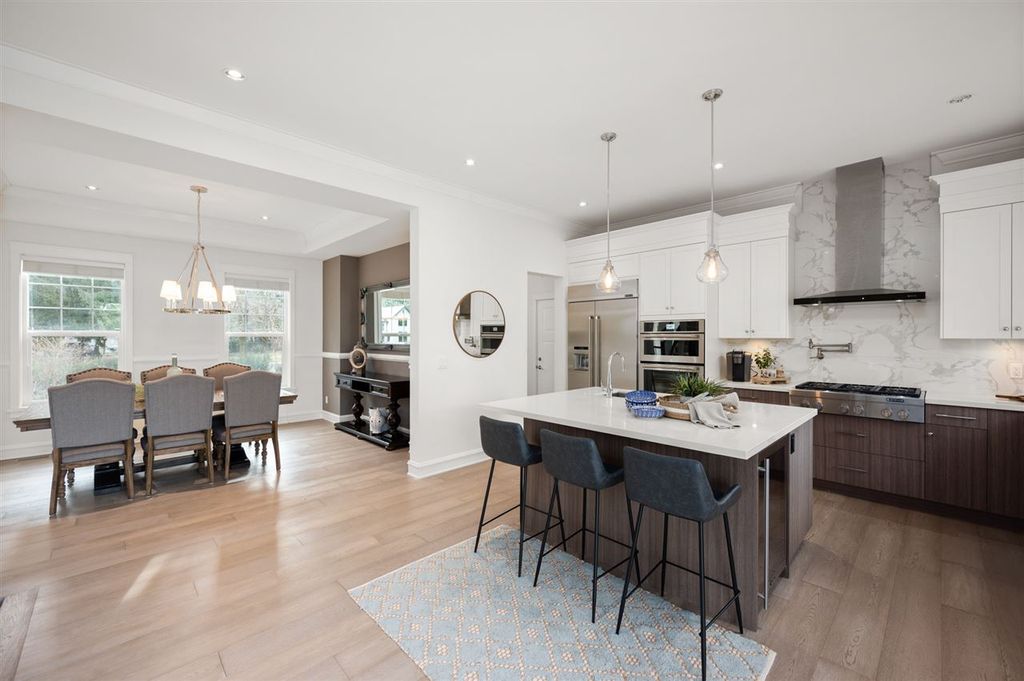 listing image 1100966134844386529