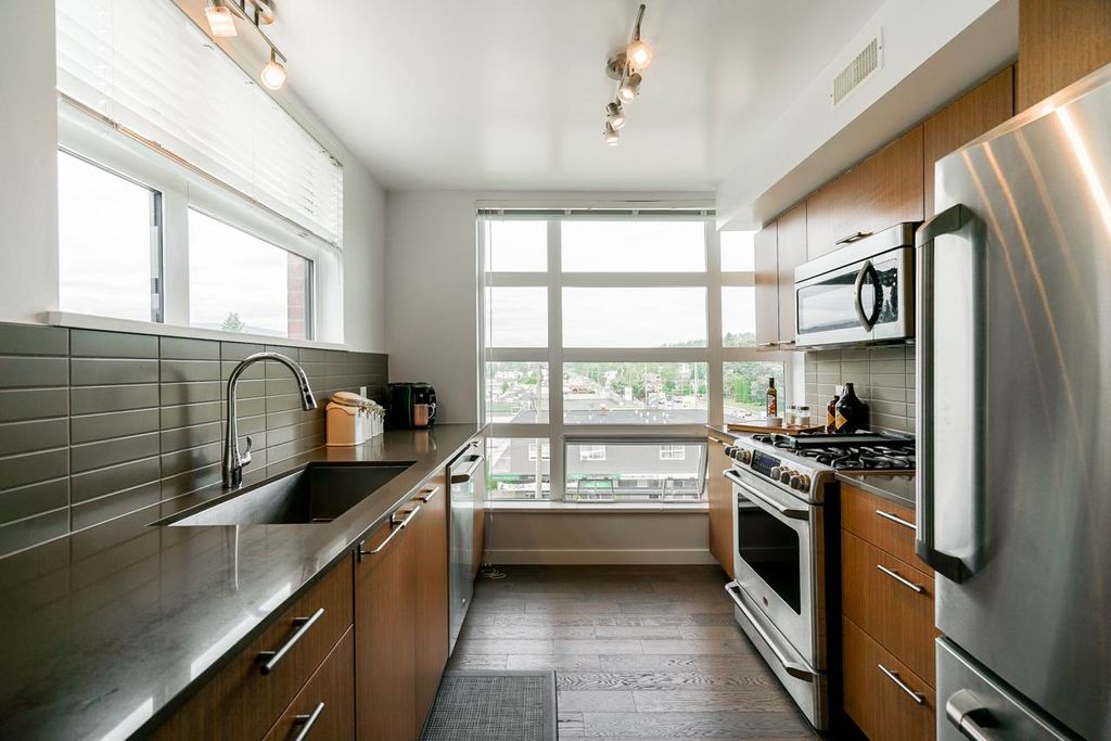 listing image 1101019940630626503