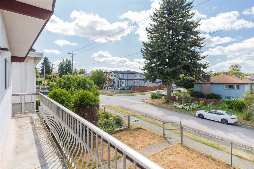 listing image 1102081043767526567