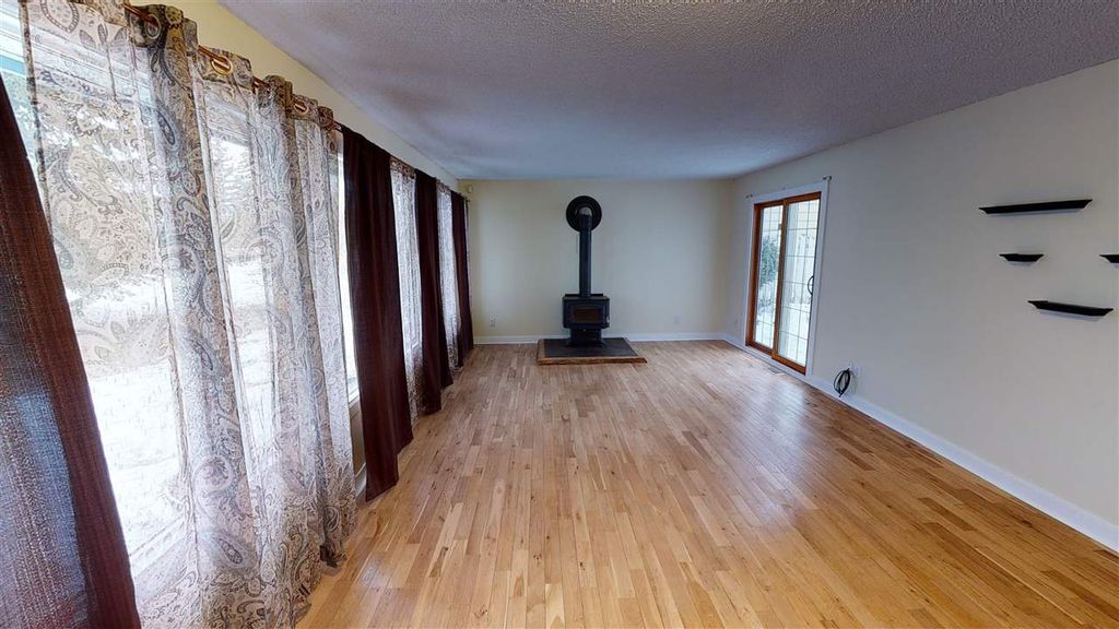 listing image 1106739232938340049