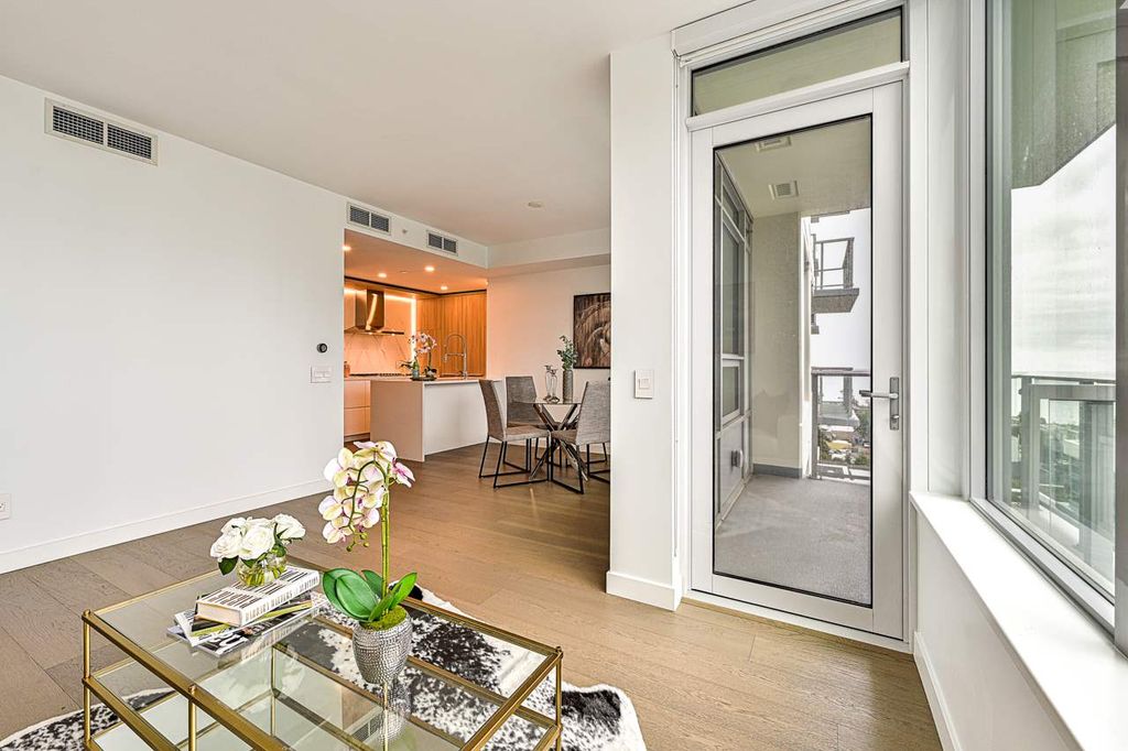 listing image 1103387841130861763