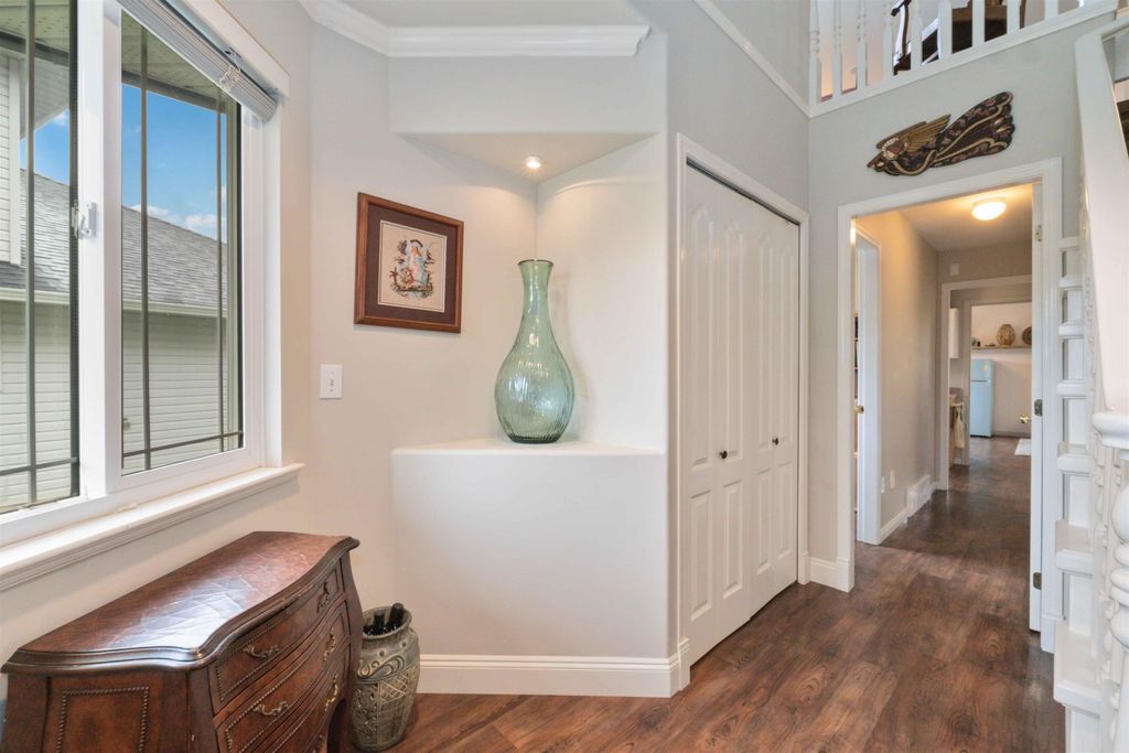 listing image 1106133825481480709
