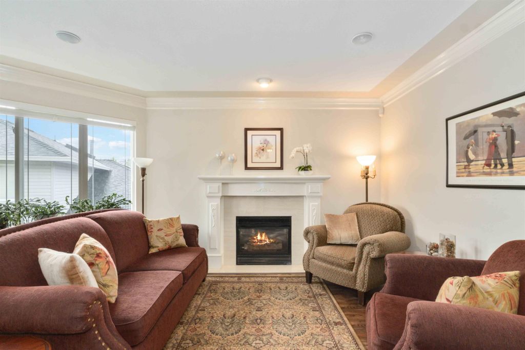 listing image 1103988823404593890
