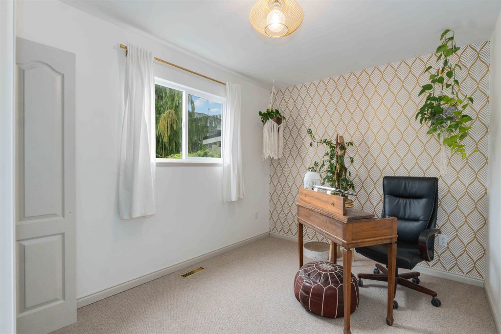 listing image 1102024903575274918