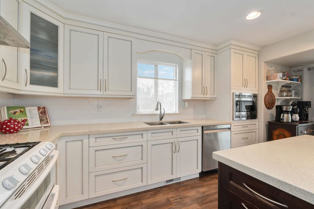listing image 1105290542442262723