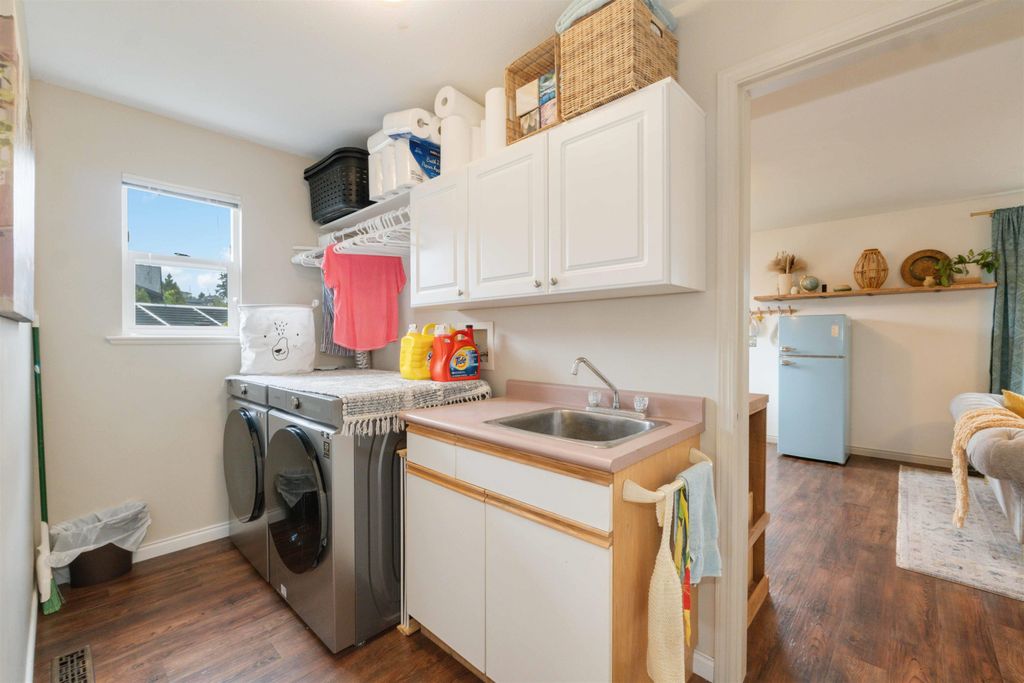listing image 1108762709516403333