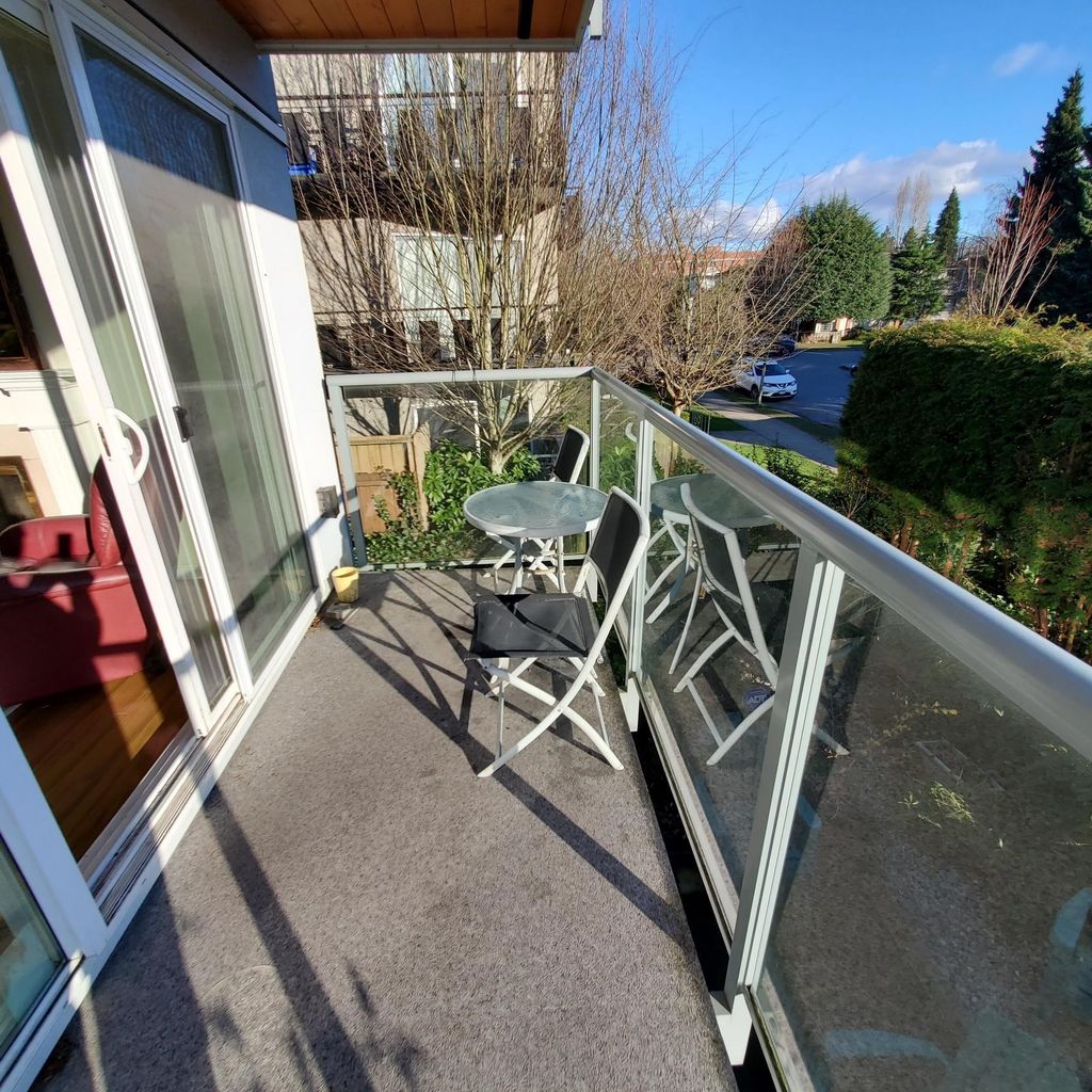 listing image 1101665935855943489