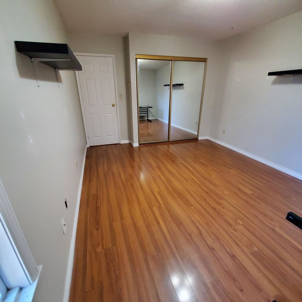 listing image 1108358297247044989