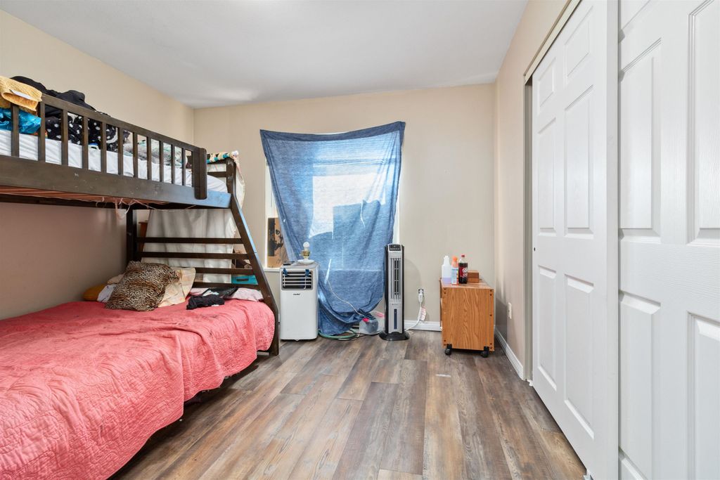 listing image 1105369795030418427