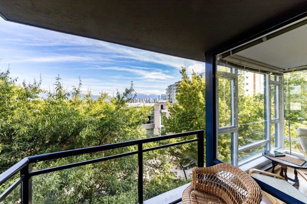 listing image 1104254545763549953
