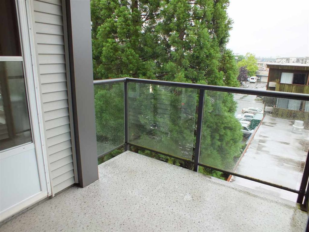 listing image 1107343864245942529