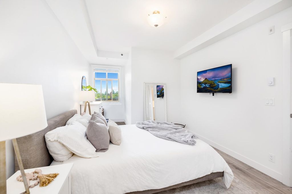 listing image 1106724756714856204