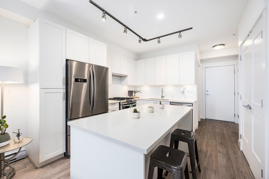 listing image 1101809045873484701