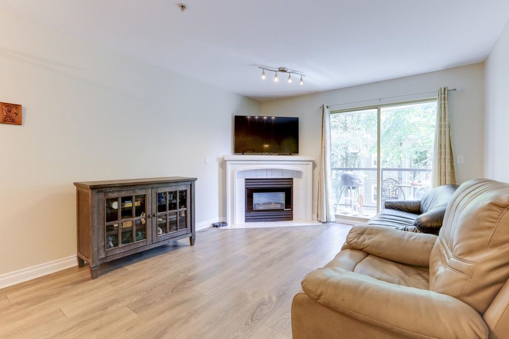 listing image 1102998635827699111