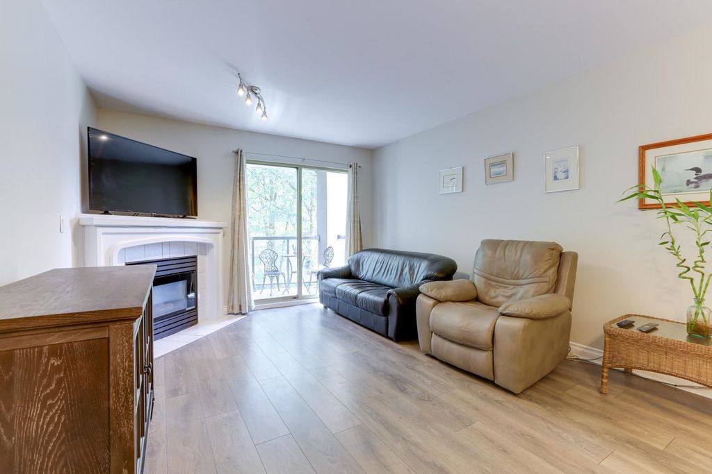 listing image 1102953533844730460
