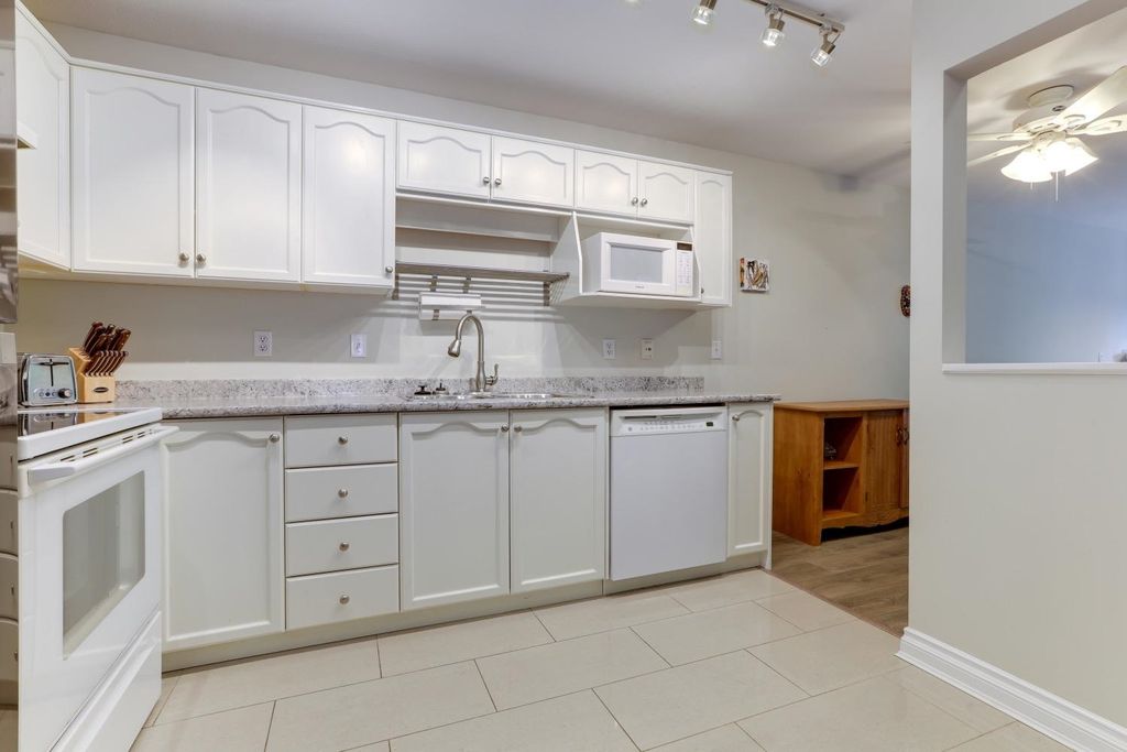 listing image 1102471170860526933