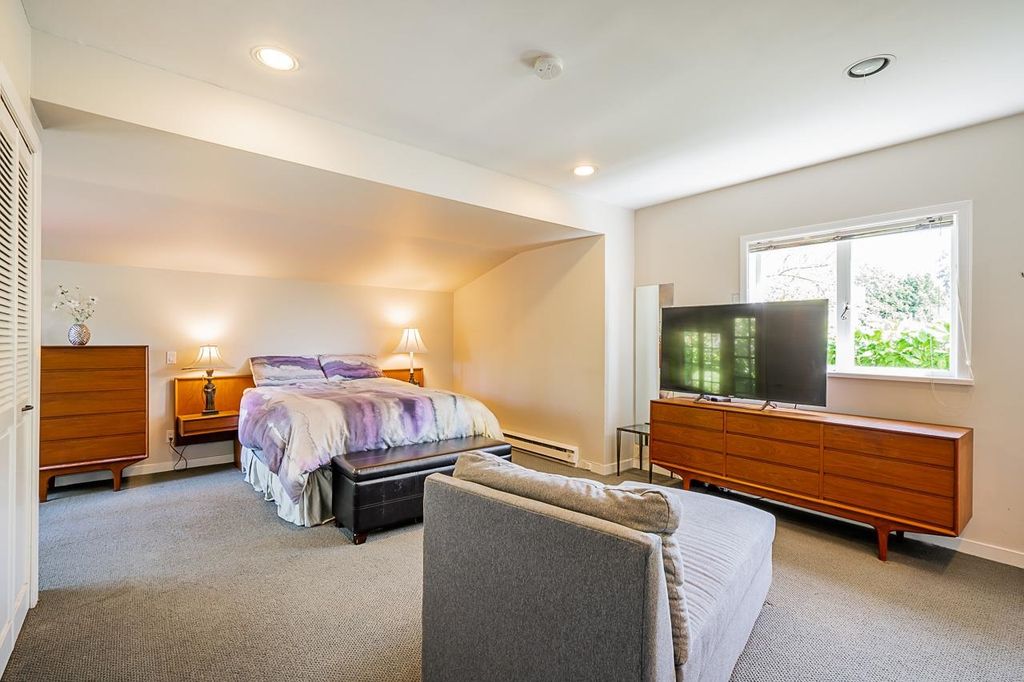 listing image 1102450384454161076