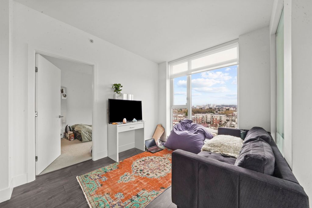 listing image 1100744471219348829