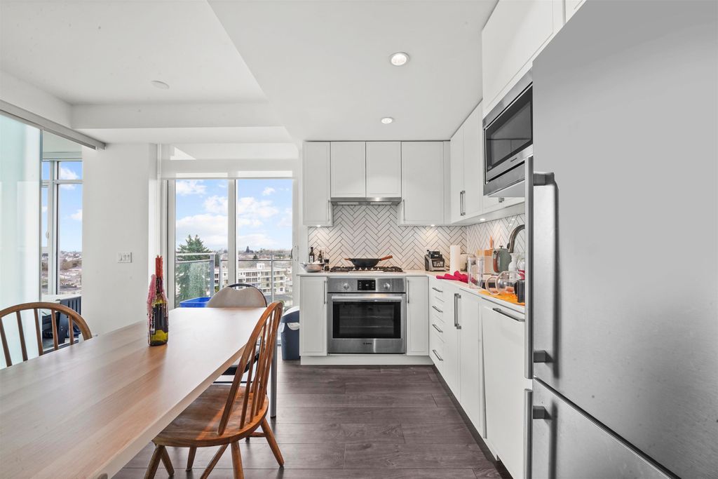 listing image 1106077318416239505
