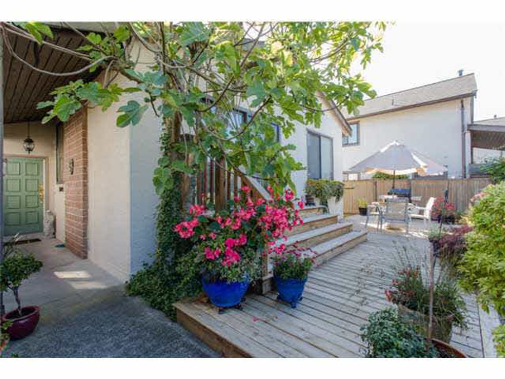 listing image 1101173130452512425