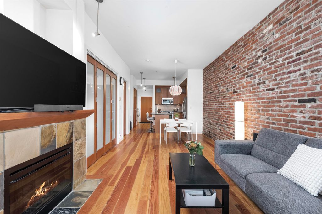 listing image 1102394596246934433