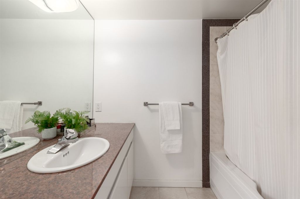 listing image 1106352437493142994
