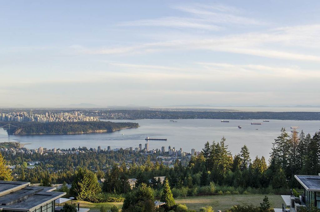 listing image 1109225130403326273