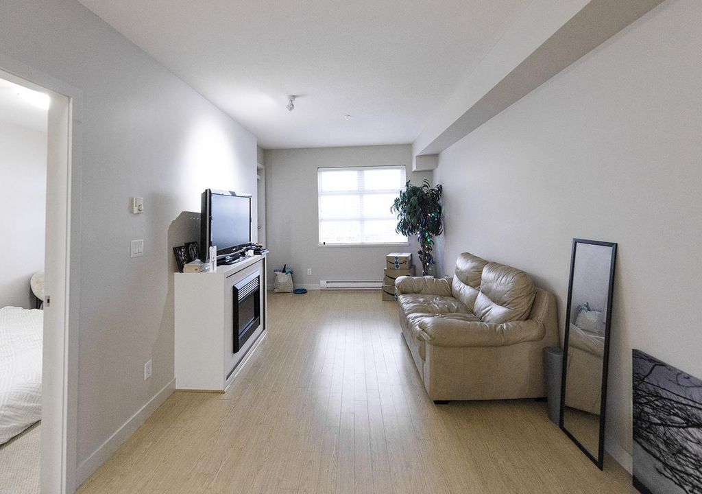 listing image 1101875460745049181
