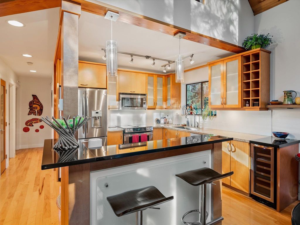 listing image 1107853030525033792
