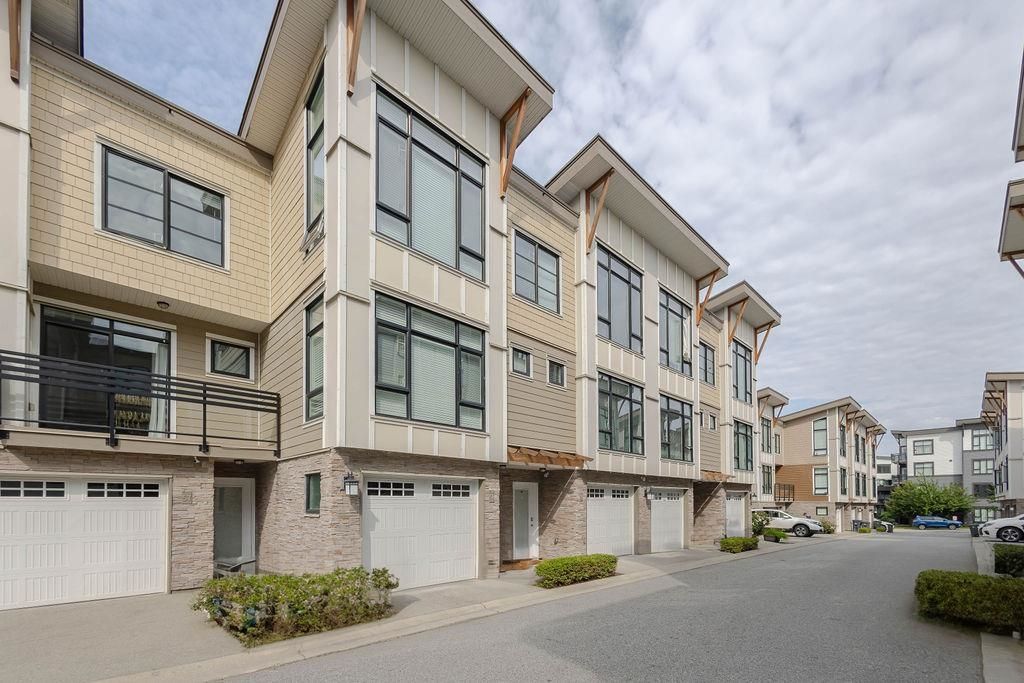 listing image 1109516382575355327