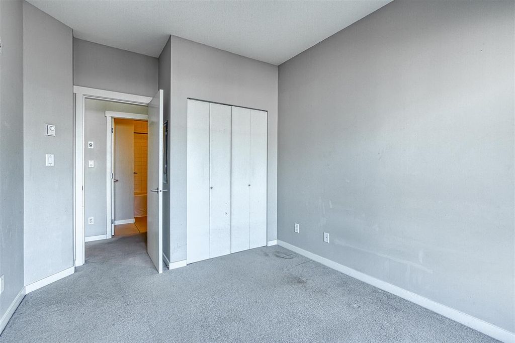 listing image 1102471841687625556